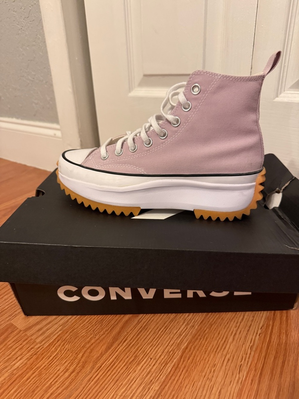 Converse Dusty Pink with White Platform Women’s 8/ Men’s 6.5